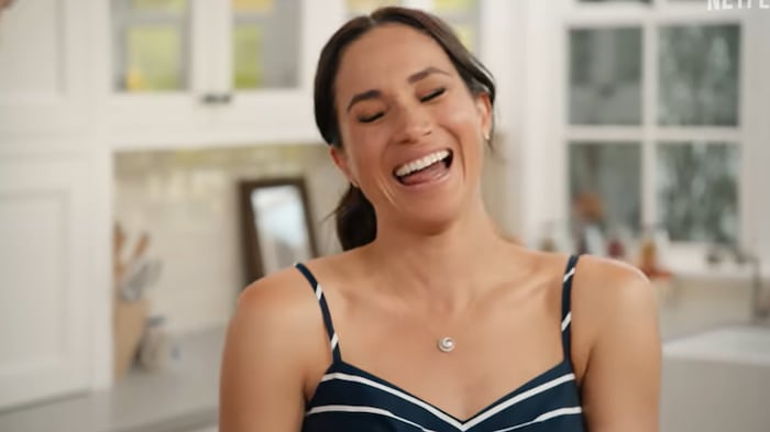 Meghan lacht über einen Witz über Prinz Harry ...