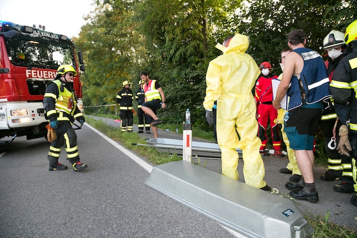 Die Einsatzkräfte bargen den Leichnam.