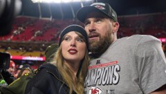Pop-Star Taylor Swift und NFL-Spieler Travis Kelce haben sich verlobt.