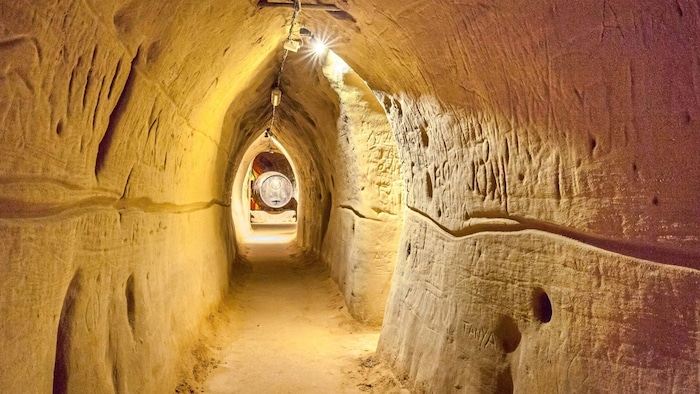 Kilometerlange Tunnel und Stollen dienten der Retzer Bevölkerung zur Lagerung der Weine.