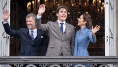 Von links: Dänemarks König Frederik X., Sohn Prinz Christian und Königin Mary