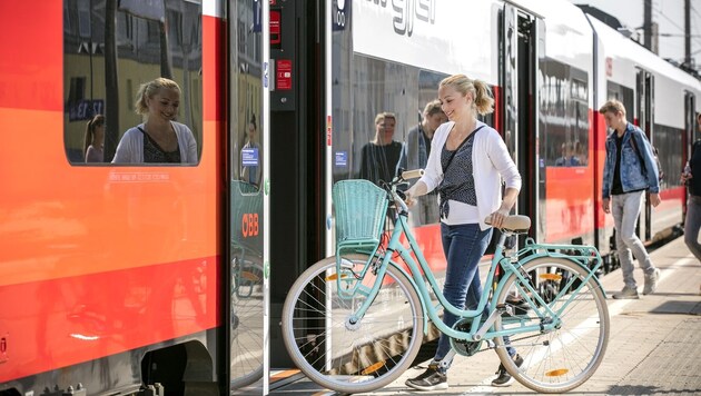 Die Fahrräder brauchen viel Platz, oft zum Ärger der Passanten.
