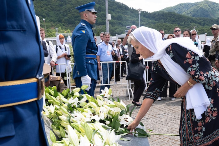 Die Herzogin von Edinburgh trifft am 11. Juli Mütter von Opfern des Völkermords von Srebrenica ...