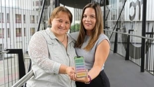 Pflegewissenschafterin Jette Lange (li.) und Soziologin Jacqueline Ludwig haben gemeinsam ...