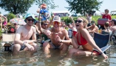 Ein erfrischendes Bad in der Traisen läutete den Auftakt des beliebten Frequency Festivals in ...