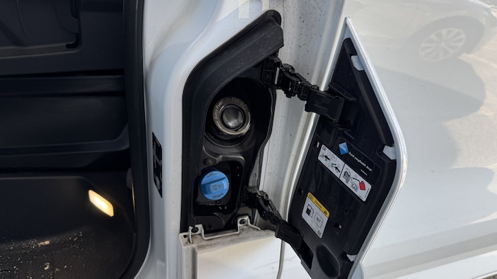Unpraktisch ist lediglich, dass man beim Tanken zwangsläufig den AdBlue-Deckel mit Diesel ...