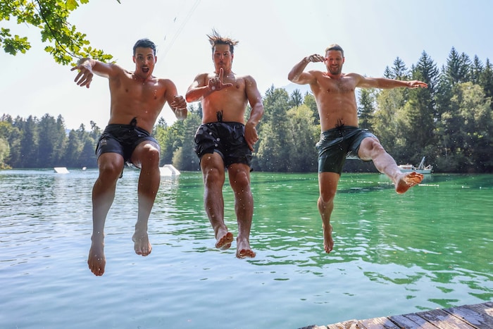 Christoph Danksagmüller, Nicolas Lussnig und Johannes Aujesky machten auch im Wasser eine gute ...