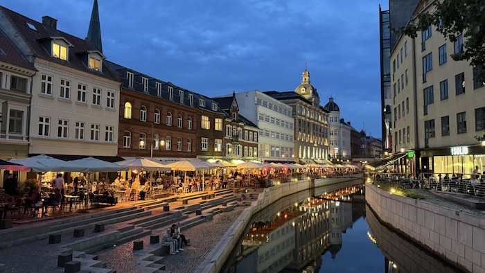 Am Abend ist es am Wasser besonders stimmungsvoll.