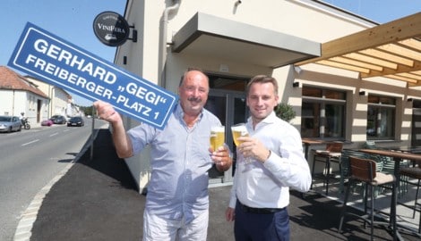 Bürgermeister Ivan Grujic widmete der Gastro-Legende „Gegi“ den Straßennamen zur Erinnerung.