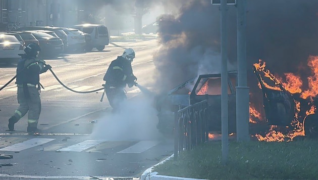 Brennende Autos auf den Straßen von Belgorod