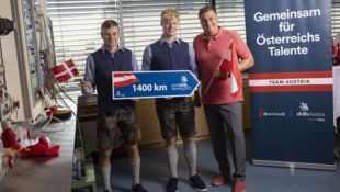 WKO-Präsident Jürgen Mandl mit Noah Scheriau und Leon Korak.