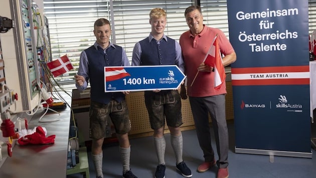 WKO-Präsident Jürgen Mandl mit Noah Scheriau und Leon Korak.