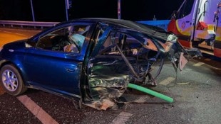 Trümmerfeld auf der B50: Neuerlich schwerer Zusammenstoß bei Frunpark- Kreuzung forderte drei ...
