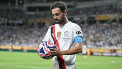 Manchester-City-Profi Bernardo Silva hat erklärt, dass er höfliches Spalier-Stehen für Meister ...