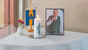 Im Gemeindeamt wurde ein Gedenktisch für „Gidi“ aufgestellt.