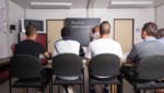 Viele Flüchtlinge wollen Deutsch lernen, um sich zu integrieren. Andere fallen absichtlich ...