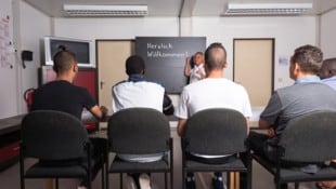 Viele Flüchtlinge wollen Deutsch lernen, um sich zu integrieren. Andere fallen absichtlich ...