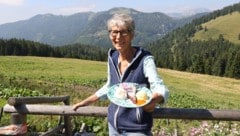 Manuela Apuchtin vor atemberaubender Kulisse mit „Suzi Quattro“