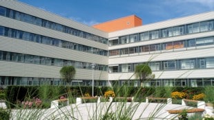 Alle fünf Passagiere mussten ins Klinikum Vöcklabruck.