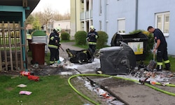 Nachdem eine Mülltonne in der Eibenstraße angezündet worden war, kam die Polizei auf die Spur ...