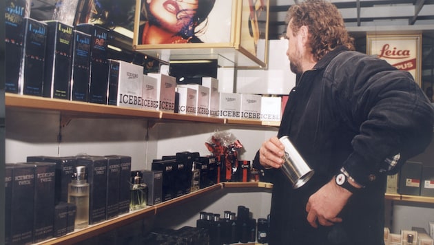 Auf Parfums hatte es der Dieb in Innsbruck abgesehen (Symbolbild).