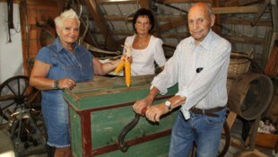 Vinzenz Kronabitter mit den Töchtern Christine und Annemarie, zwei von insgesamt neun Kindern.