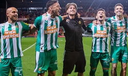 Rapid feiert den Aufstieg in das Play-off der Conference League.