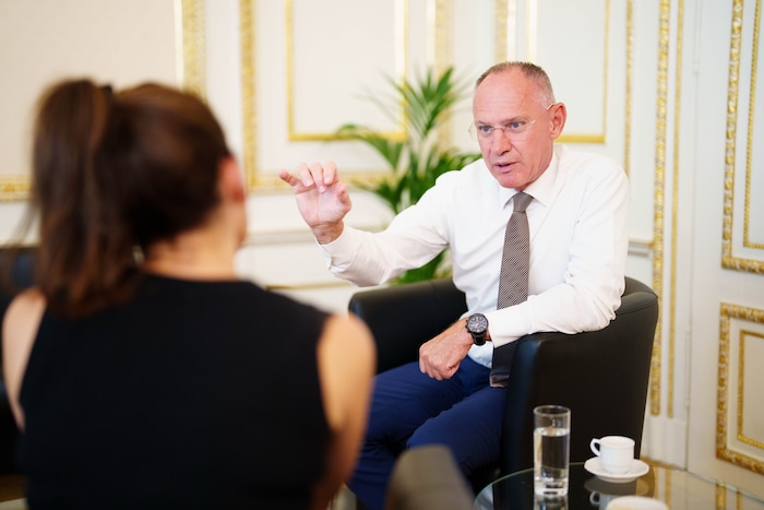 Minister Karner im Gespräch mit „Krone“-Redakteurin Petja Mladenova