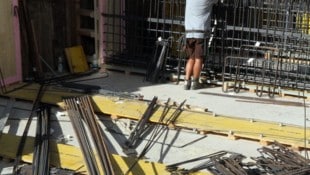 Auf einer Baustelle in Thaur kam es zu dem Unfall (Symbolbild).