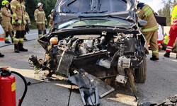 Beim Unfall wurde eine Autoinsassin schwer verletzt. 