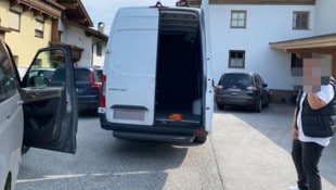 Die Situation, als der Zillertaler den Fahrer (rechts) auf eigene Faust stoppte und dann die ...