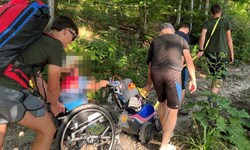 Sogar ein Rollstuhlfahrer musste gerettet werden.