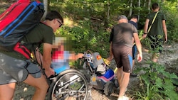 Sogar ein Rollstuhlfahrer musste gerettet werden.