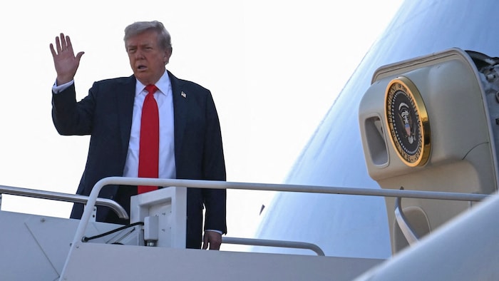 Trump bei seiner Abreise nach Alaska