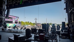 Eine Bühne wird von außen nach innen aufgebaut – so auch die Space Stage.