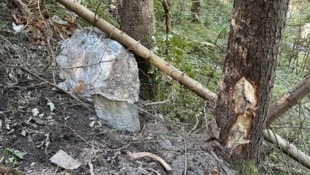 Viel Regen: Die Felsen brachen ab. Der Radweg weiter unten im Tal bleibt weiter befahrbar.