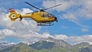Die Schwerverletzte wurde mit einem Notarzthubschrauber geborgen. 