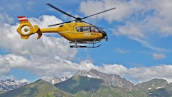 Der verletzte Bub wurde nach der Erstversorgung vom Hubschrauber ins Krankenhaus geflogen ...