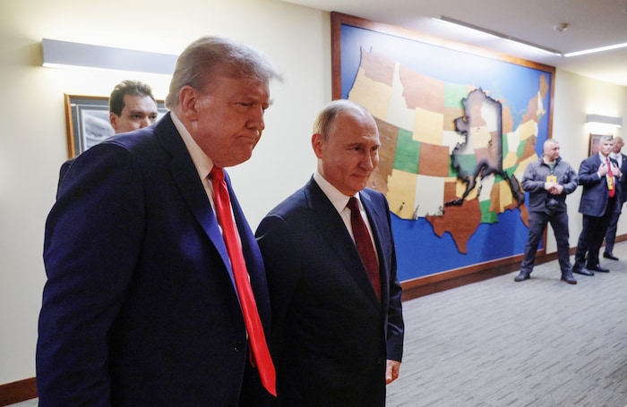 Trump überreichte Putin auch einen Brief seiner Ehefrau Melania. In dem Schreiben soll sie die ...