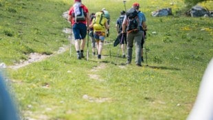 Wir geben ihnen die besten Tipps, um trotz Hitze und Unwettergefahr sicher in den Bergen ...