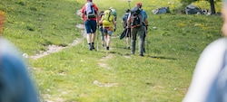 Wir geben ihnen die besten Tipps, um trotz Hitze und Unwettergefahr sicher in den Bergen ...