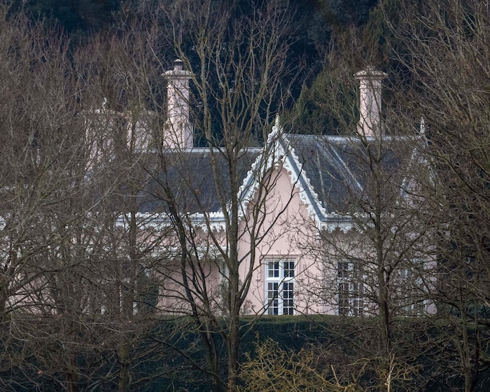 Das pinkfarbene Häuschen, das auf den ersten Blick wie ein charmantes Puppenhaus wirkt, bot der ...