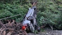 Am Auto entstand Totalschaden.