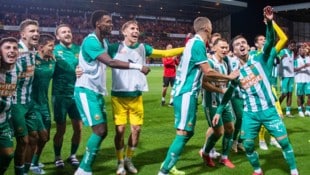 Rapid jubelte in Dundee über den Aufstieg ins Play-off.