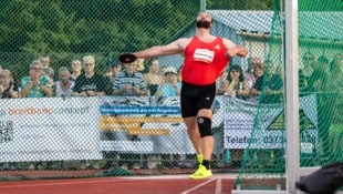 Lukas Weißhaidinger greift an.