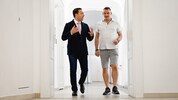 LH-Vize Manfred Haimbuchner lud Roland Hiesl ins Landhaus ein, zeigte ihm die Räumlichkeiten.
