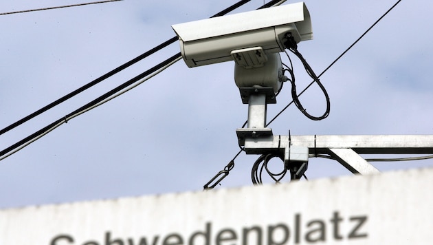 Innenminister Karner will die Videoüberwachung an öffentlichen Orten ausweiten – das sorgt für ...