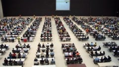 Am 3. Juli rittern 16.880 Personen um insgesamt 1950 Studienplätze an allen Studienstandorten in ...