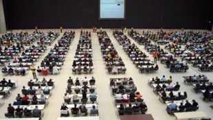 Am 3. Juli rittern 16.880 Personen um insgesamt 1950 Studienplätze an allen Studienstandorten in ...