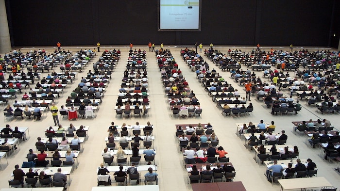 Am 3. Juli rittern 16.880 Personen um insgesamt 1950 Studienplätze an allen Studienstandorten in ...